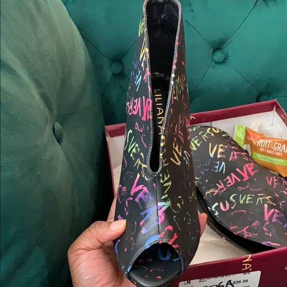 Heels for women size 8.5 - Picture 4 of 4